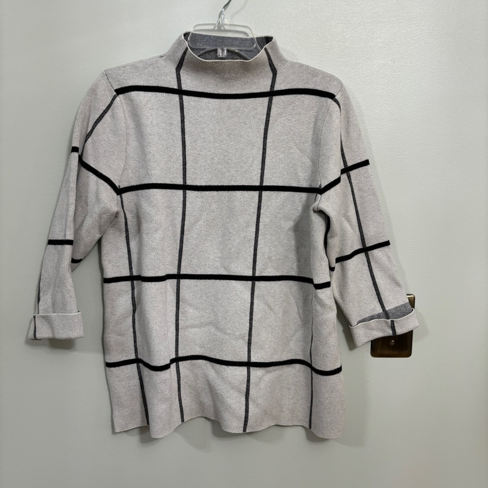 Tahari grey and black stripe 3/4 sleeve turtleneck large